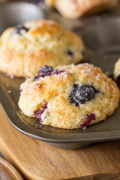 These Best Ever Buttermilk Blueberry Muffins have it all! Sweet juicy blueberries, a sparkling sugar topping, and the most delicious tender crumb! Best Blueberry Muffins Moist, Muffin Recipes With Buttermilk, Buttermilk Muffin Recipes, Blueberry Muffins Buttermilk, Muffins With Buttermilk, Blueberry Buttermilk Muffins, Perfect Blueberry Muffins, Blueberry Recipes Easy, Buttermilk Baking