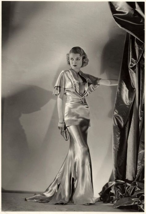 Constance Bennett: The Highest-Paid Actress in Hollywood From the Early 1930s ~ vintage everyday Soft Classic Celebrities, Soft Classic Body Type, Bennett Sisters, Kibbe Outfits, Classic Body Type, Silent Screen Stars, Marie Prevost, Gloria Dehaven, Constance Bennett