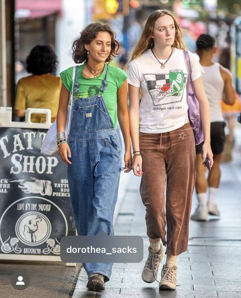 Watching New York, Overalls Fashion, Nyc Brooklyn, Nyc Fashion, 가을 패션, Retro Outfits, Creative Fashion, Fashion Street, Fitness Inspo