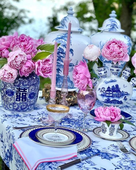 Blue and White Delicate Beauty Table Decor!💙💝🌸 #tabledecor #tabledecorations #tabledecoration #tablesetting #tablesettingideas… | Instagram Grand Millennial Tablescape, Blue And White China Bedroom, Blue White Table Settings, Chinoiserie Bridal Shower Decor, Preppy Tablescape, Blue And Pink Table Setting, Blue And White China Decor, Blue And White Tea Party, Chinoiserie Table Decor