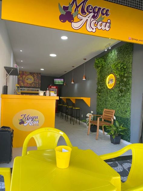 Juice Bar Interior, Restaurant Design Concepts, Juice Bar Design, Fruit And Veg Shop, Small Restaurant Design, Modern Coffee Shop, Green Cafe, Outdoor Restaurant Design, Concrete Patio Designs