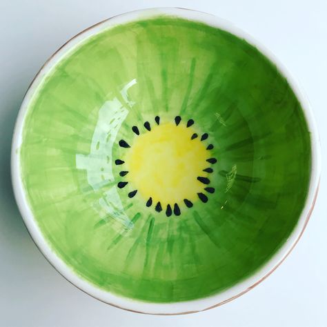 Fruit Pottery Painting Ideas, Kiwi Bowl, Kiwi Pottery Painting, Fruit Painted Pottery, Painted Pottery Guac Bowl, Clay Fruit Bowl, Hand Painted Pottery Fruit, Kiwi Pottery Bowl, Clay Cafe