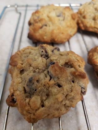 Quaker Oatmeal Cookie Recipe, Old Fashioned Oatmeal Cookies, Coconut Chocolate Chip Cookies, Old Fashioned Oatmeal, Yummy Meals, Oatmeal Chocolate Chip, Oatmeal Chocolate, Oatmeal Cookie Recipes, Oatmeal Raisin Cookies