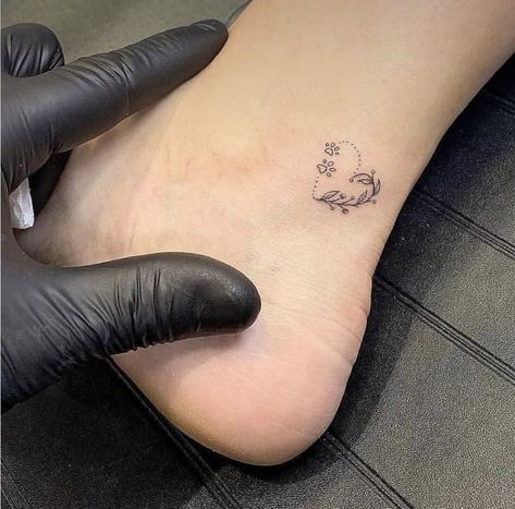 Small Horse Tattoo, Us Tattoo, Cat Tattoo Ideas, Tiny Wrist Tattoos, Tattoos For Dog Lovers, Pawprint Tattoo, Ankle Tattoos For Women, Paw Tattoo, Small Pretty Tattoos