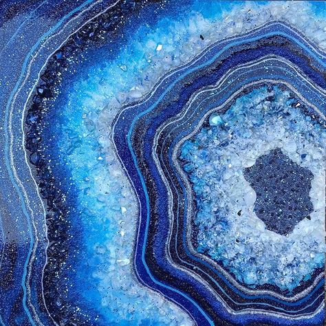 😍💙BLUE GEODE💙😍I’m in love with this one!!💙mixed media on 12”x 12” wood panel💙DM to purchase💙 . . . . #bluegeode #blueagate… Geode Photography, Geode Aesthetic, Crystals Painting, Geode Wallpaper, Geode Pattern, Geode Crystals, Luxury Unique Gemstone Geodes, Blue Agate Crystal, Blue Geode Resin Art