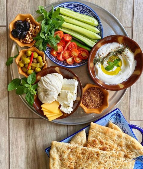 Arab Food on Instagram: “Good morning!! Beautiful breakfast platter by @theeatingexpat 😋😋😋” Arab Breakfast Aesthetic, Turkish Breakfast Platter, Arabic Breakfast Platter, Lebanese Breakfast Ideas, Healthy Arabic Food, Arabic Breakfast Ideas, Arab Breakfast, Breakfast Display, Middle Eastern Breakfast