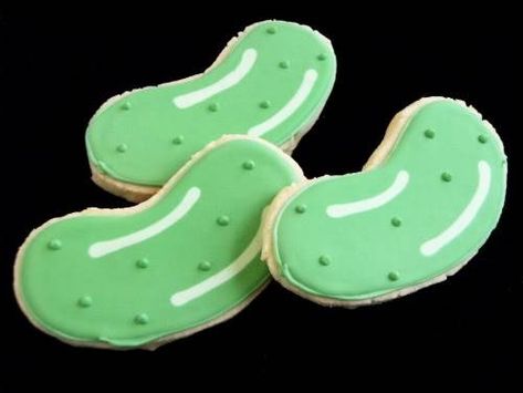 Cut-out cookies WITHOUT a cutter. . . .Works For Me Wednesday - Bake at 350° Pickle Cookies, Pickle Cake, Oh Baby Shower Ideas, Pickle Ideas, Pickle Day, Party Appetizer Dips, Pioneer Woman Blog, Pickle Party, Birthday Extravaganza