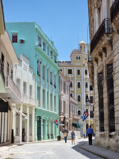 Havana Cuba Aesthetic, Havana Aesthetic, Cuba Holguin, Cuba Aesthetic, Havanna Cuba, Old Havana Cuba, Cuba Pictures, Cuba Vacation, Cuba Holiday