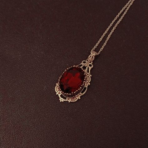 Targaryen Jewelry, Targaryen Necklace, Visenya Targaryen, Dr Ideas, 2024 Accessories, Cerise Hood, Game Of Thrones Jewelry, Clothes Reference, Expensive Jewelry Luxury