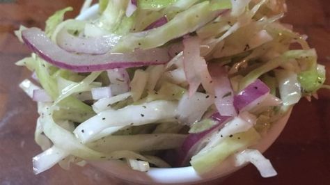 Italian Cabbage, Cabbage Salad Recipe, Homemade Italian Dressing, Cabbage Salad Recipes, Savory Salads, Vegetarian Cabbage, Italian Dinner, Homemade Italian, Cabbage Salad