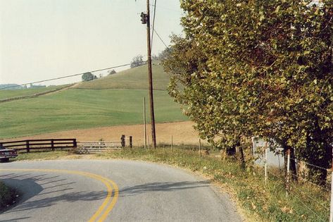 Rural Gothic, Gothic Americana, Midwest Aesthetic, Greeneville Tennessee, Americana Aesthetic, Midwest Emo, William Eggleston, The Boogeyman, Southern Gothic