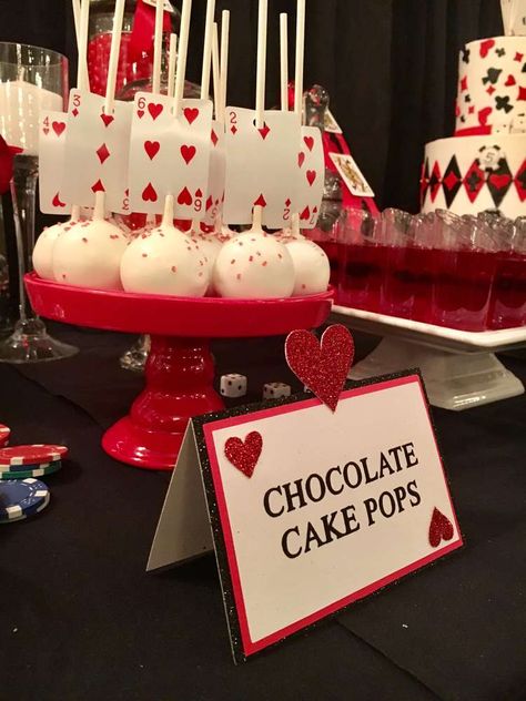 Cool Party Snacks, Casino Snack Ideas, Casino Night Desserts, Casino Night Party Decorations Ideas, Las Vegas Casino Prom Theme, Poker Desserts, Casino Birthday Party Ideas For Men, Casino Theme Party Treats, Poker Night Ideas