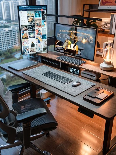 Home Office 3 Monitors Desk Setup, Tech Workspace, Productivity Setup, Tech Home Office, Computer Desk Organization, Wfh Setup, Modern Restaurant Design, Warm Color Schemes, Computer Desk Setup