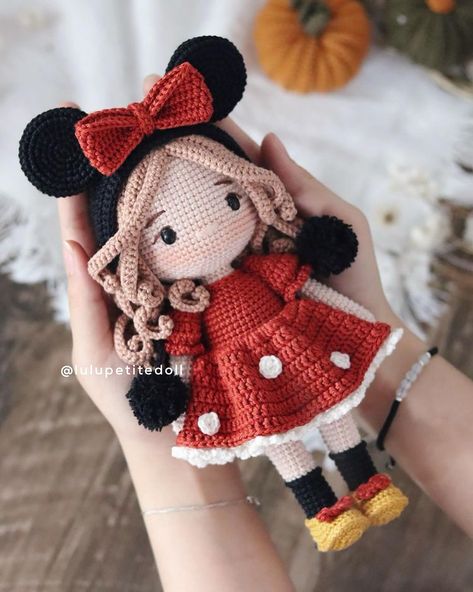 Cici the Minnie Mouse ☺️ The pattern is now available for sale. Link buy in my bio ♥️🎃 . . . #crochet #minniemouse #crochettoy #amigurumi… | Instagram Minnie Crochet Pattern, Free Minnie Mouse Crochet Patterns, Crochet Amigurumi Dolls, Minnie Mouse Crochet Pattern Free, Crochet Mini Mouse, Crochet Minnie Mouse, Minnie Mouse Crochet, Handmade Dolls Patterns, Cute Christmas Cat