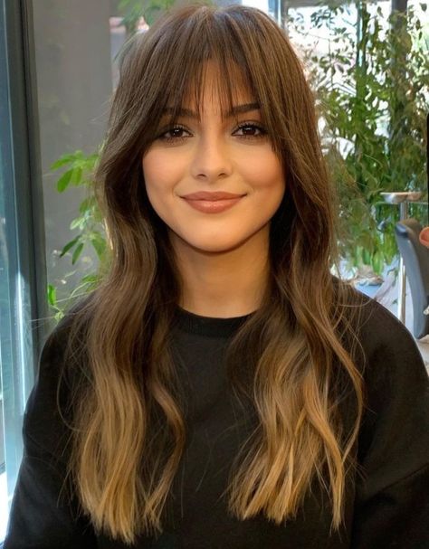 Wispy Long Hairstyle with Bangs Messy Wavy Hair, Layered Haircuts With Bangs, Straight Bangs, Fringe Hairstyles, Long Hair With Bangs, Trendy Haircuts, Long Wavy Hair, Short Hair With Bangs, Haircuts With Bangs