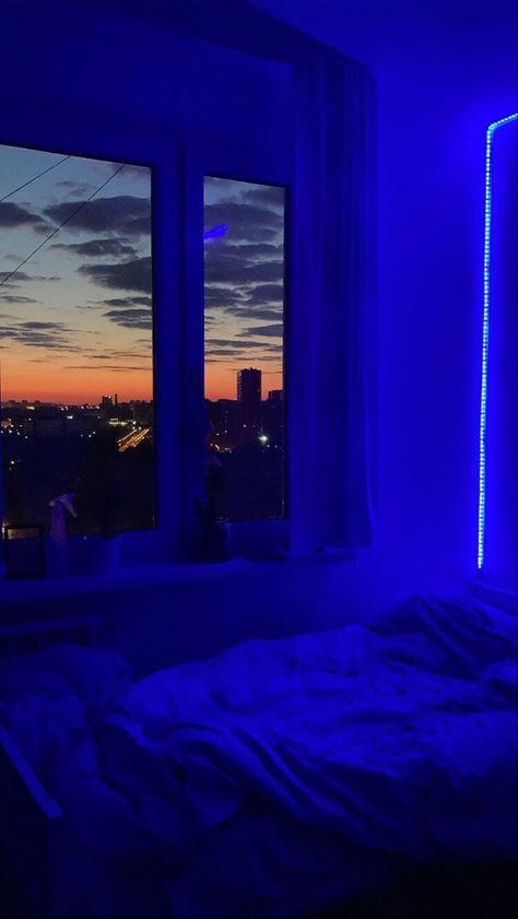 Blue Hour Aesthetic, Chill Apartment, Led Lights Bedroom Aesthetic, Cute Background For Zepeto, Chill Wallpaper, Neon Bedroom, Led Lighting Bedroom, Blond Girl, Apartment View