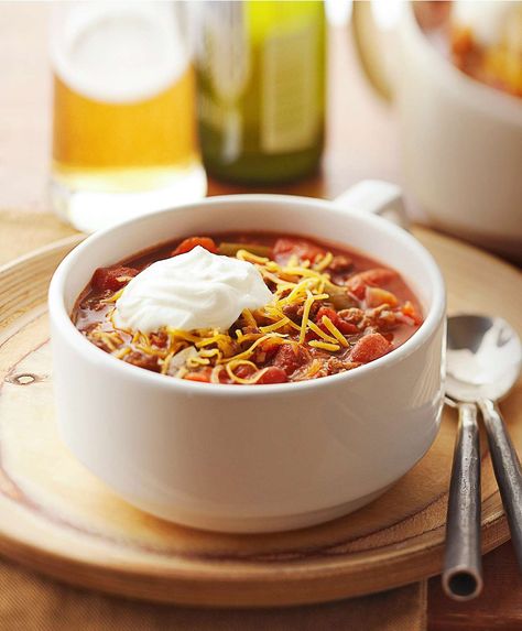 Chili Sausage Chili Recipe, Wendys Chili Recipe, Sausage Chili, Classic Chili Recipe, Cincinnati Chili, Pork Chili, Classic Chili, Vegetarian Chili Recipe, Small Batch Recipes