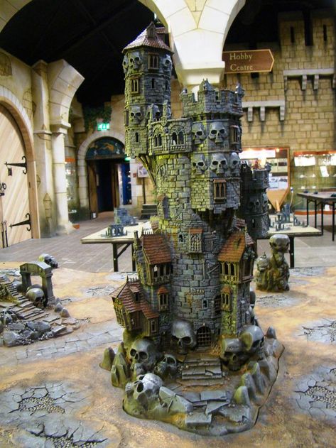 Rear view of a Castle Greyskull build for Warhammer 40K Wizards Tower, Warhammer World, Warhammer Scenery, Wizard Castle, Wizard Tower, Warhammer Tabletop, Model Castle, Fantasy Terrain, Warhammer Terrain