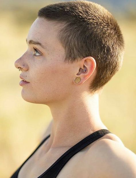 Short Buzzed Hair, Buzzed Hair Women, Buzz Haircut, Buzz Cut Women, Androgynous Haircut, Shaved Hair Women, Super Short Haircuts, Buzz Cut Hairstyles, Buzzed Hair