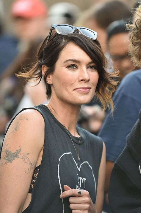 Lena Heady, Kort Bob, Pixie Crop, Neve Campbell, Lena Headey, June 16, Medium Hair Cuts, Hair Envy, Grow Out