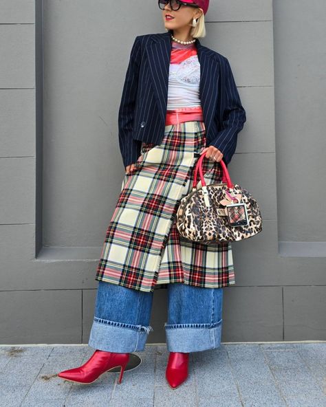 how fun is @ausfashionweek tho ❤️ #australianfashionweek #streetstyle #highfashion Tweed Outfit Ideas, Retro Looks, Fashion Content, Autumn Trends, Plaid Outfits, Quirky Fashion, Fashion Fail, African Inspired Fashion, Layered Fashion