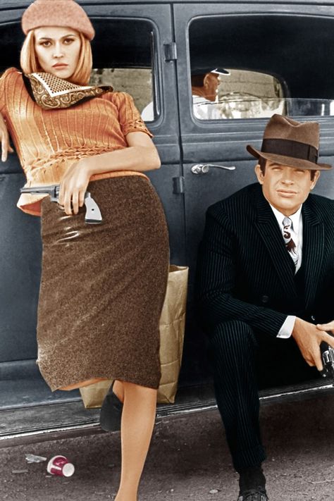 Bonnie And Clyde Pictures, Bonnie And Clyde Costume, Bonnie And Clyde Halloween, Celebrity Couple Costumes, Vestidos Country, Bonnie And Clyde Halloween Costume, Native American Halloween Costume, George Peppard, Girl Group Costumes