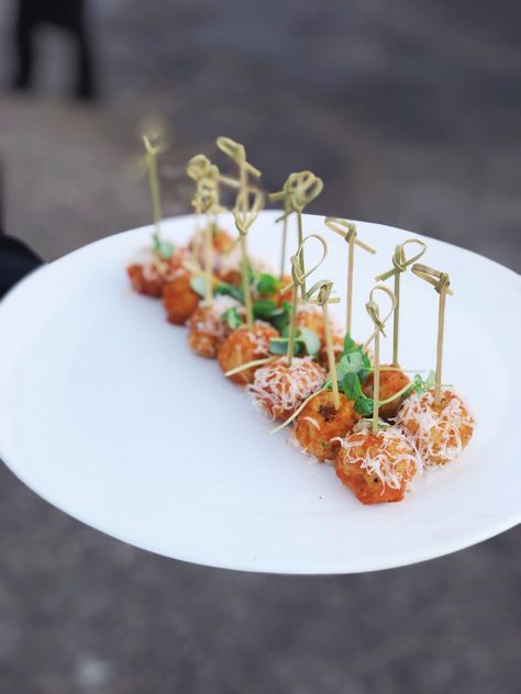 #TinyBiteTuesday with the oh so comforting arancini with smoked mozzarella and roasted tomato sauce. 🧀⁠ ⁠ ⁠ ⁠ ⁠ #tinybites #horsdoeuvres #catering #caterers  #events #caterer #instafood #weddingcatering #eventplanner #eventcatering #eventprofs #eventplanning #appetizers #appetizer #weddingfood Italian Passed Appetizers, Arancini Appetizer, Wedding Party Appetizers, Hour Devours Appetizers, Dinner Party Appetizers Elegant, Hors Devours Appetizers, Wedding Hors D'oeuvres, Hors Devours, Wedding Canapes