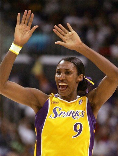 Lisa Leslie was the face of the WNBA from 1997 to 2009, and she continues to make an impact in the league as a co-owner of the Los Angeles Sparks. In 2001, Leslie became the first WNBA player to win the MVP award for the regular season, All-Star Game and playoffs in the same year. Leslie was also the first woman to dunk during a professional game. Lisa Leslie, Bouncy Ball, Make An Impact, Retro Women, Wnba, Sports Basketball, The League, Not Afraid, Every Man