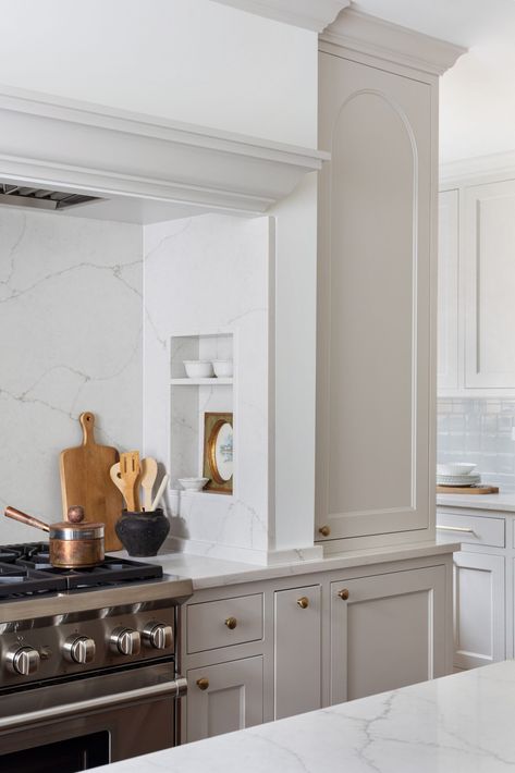 Built In Oven Range Hood, Plaster Range Hood With Wood Trim, Stove With Cabinets On Each Side, Rounded Range Hood, Alcove Oven, Oversized Kitchen Hood, Arched Vent Hood Ideas, Hidden Range Hood Ideas, Alcove Range Hood