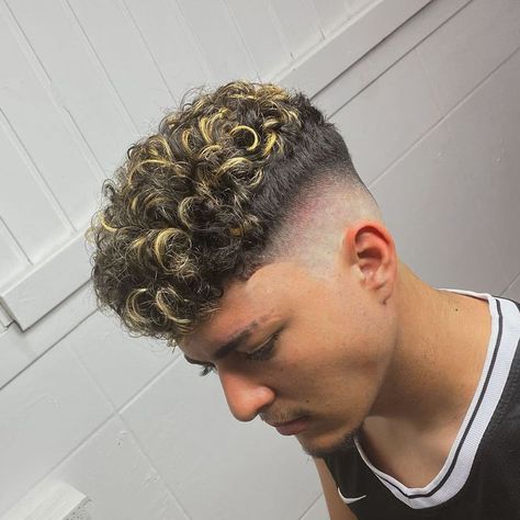 Blonde Tips Men, Frosted Tips Hair Men Curly, High Taper Fade Curly Hair, Men Blonde Highlights, Boys Curly Haircuts, Curly Highlights, Taper Fade Curly Hair, Frosted Tips, Haircuts Curly