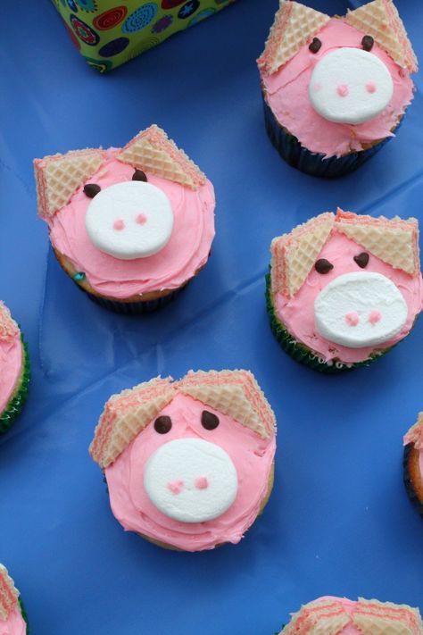 Pig Cupcake Cake, Piggy Cupcakes, Pig Cupcakes, Pig Birthday Party, Monster Cupcakes, Peppa Pig Birthday Party, Cupcake Wars, Pig Cake, Animal Cupcakes