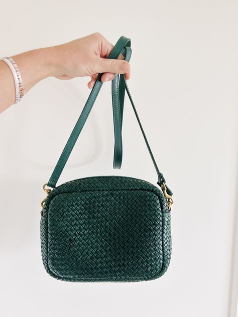 My review of the Clare V. Midi Sac purse and how it compares to other Clare V. styles Clare V Midi Sac, Winter Inspiration, Europe Winter, Clare V, Clare V., In Depth, 6 Months, Purse, My Style