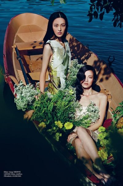 Elle Vietnam Jin Chen, Boat Photoshoot, Vietnam Fashion, Total Beauty, Vogue Uk, Fashion Photography Inspiration, Floral Fashion, Fashion Photography Editorial, Alexa Chung