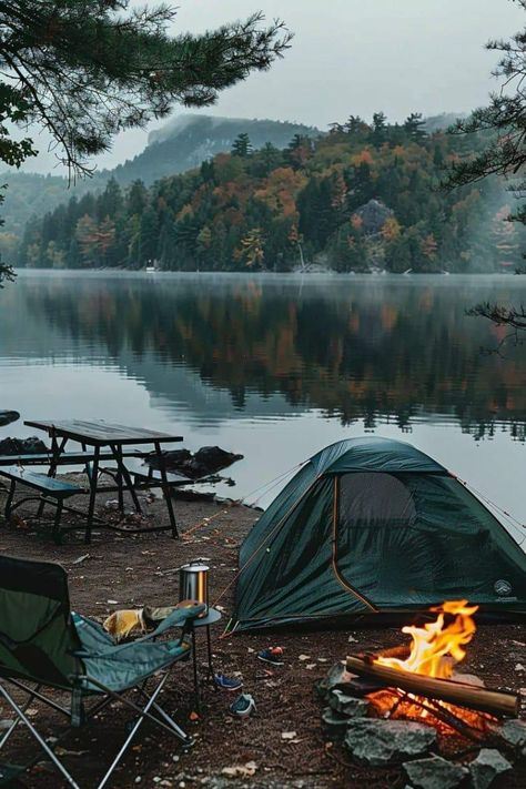 Beautiful Camping Pictures, Autumn Camping Aesthetic, Camping Vibes Friends, Campground Aesthetic, Fall Camping Aesthetic, Wilderness Aesthetic, Camping Inspo, Outdoorsy Aesthetic, Romantic Camping