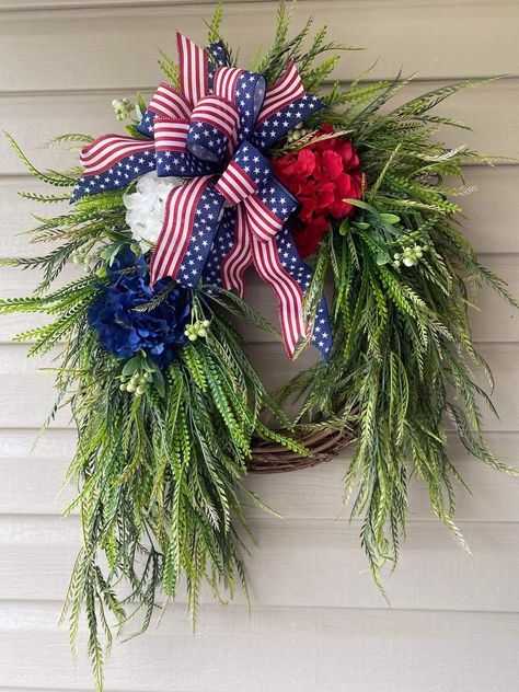 Tiny Bouquet, Red White And Blue Wreath, Hanging Greenery, Fourth Of July Wreath, Patriotic Flowers, Church Altar Decorations, Patriotic Wreaths, Church Altar, Wreath Hanging