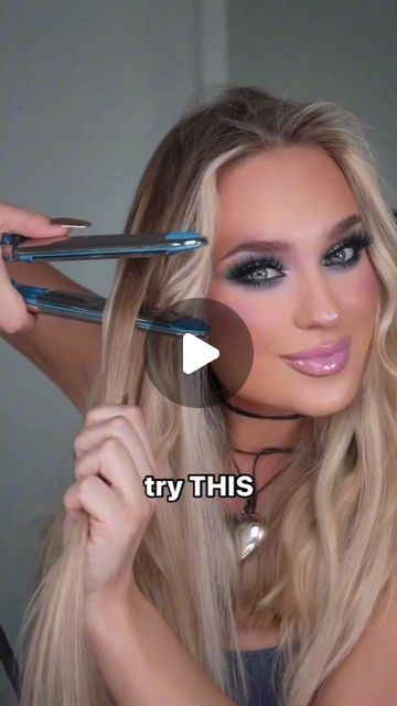 Hair Crimper Hairstyles, How To Use Volumizing Hair Clips, How To Crimp Your Hair, Hair Curling Hacks, Hair Hacks Videos, Hair Stylist Tips, Diy Hair Hacks, Diy Curls, Curls With Straightener