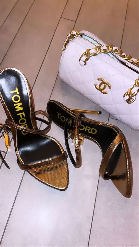 Tom Ford Heels, Heels Aesthetic, Shoes Heels Classy, Luxury Girl, Heels Classy, Girly Shoes, Gold Shoes, Fashion Heels, Shoe Closet