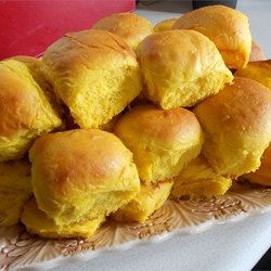 Squash Rolls, Banana Squash, Quick Yeast Rolls, Squash Dinner, Squash Acorn, Delicata Squash, Baked Rolls, Butternut Squash Recipes, Yeast Breads