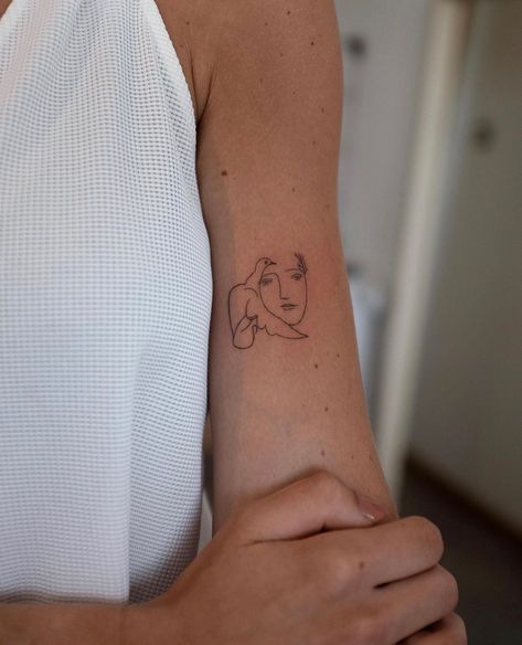 Picasso Tattoo Line, Miro Tattoo, Picasso Tattoo, Bicep Tattoo Women, Minimal Tattoos, Patriotic Tattoos, Petit Tattoo, Single Needle Tattoo, Tattoos For Women Half Sleeve