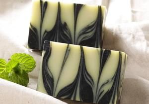 Layered Soap Melt And Pour, Charcoal Soap Recipe, Apothecary Recipes, Halloween Fundraiser, Melt And Pour Soap Recipes, Goat Milk Soap Recipe, Soap Collection, Goats Milk Soap Base, Diy Soap Recipe