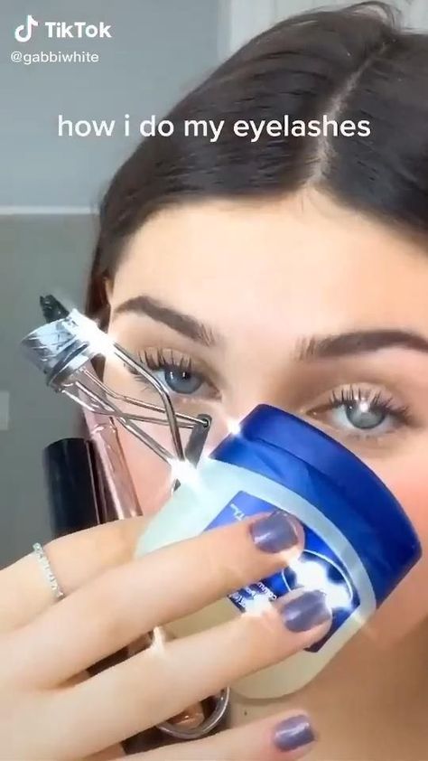 Eyelash Hacks Vaseline, Vaseline Eyelash Hack, How To Curl Your Bottom Lashes With An Eyelash Curler, Vaseline Mascara Hack, How To Make Your Eyelashes Longer With Mascara, Bougie On A Budget Fashion, How To Make Eyelashes Stay Curled, How To Keep Lashes Curled All Day, Applying Mascara Tips