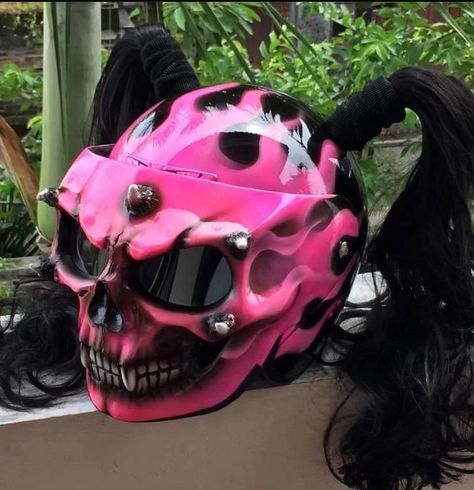 Motorcycle Helmets Diy, Moto Rose, Custom Motorcycle Helmet, Custom Motorcycle Paint Jobs, Motorcycle Helmet Design, Pink Motorcycle, Womens Motorcycle Helmets, Custom Motorcycles Bobber, Custom Motorcycles Harley