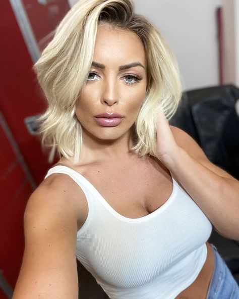 Beauty Squad Female Wrestle on Instagram: “Hot & Sexy Mandy Rose 🍑😍 #amandarose #mandyrose #wwe #smackdownlive #nxt #wwedivas #sexy #hot” Mandy Rose Instagram, Mandy Rose, Rosé Hot, Amanda Rose, Wwe Girls, Wwe Nxt, Rose Pictures, New Hairstyle, Female Wrestlers