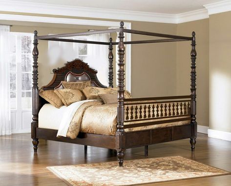 Modern Pandiri Mancham Pandiri Mancham Designs, Wood Bed Design, Hand Drawings, Indian Home Design, Wooden Bed Design, Ethnic Home Decor, Big Beds, Furniture Design Wooden, Beautiful Sofas