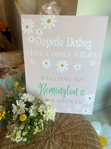 Daisy Baby Shower Theme Pink, May Baby Shower Ideas Girl, Baby Girl Spring Baby Shower Themes, Daisy Gender Reveal, Cute Girl Baby Shower Themes, Flower Power Baby Shower Theme, Daisy Theme Baby Shower Ideas, Flower Child Baby Shower Ideas, Spring Time Baby Shower Ideas