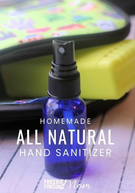 Would you like an all-natural hand sanitizer homemade recipe that you can whip up in minutes? Here you go...you'll need just five ingredients (carrier oil, witch hazel, water, Thieves essential oil and Lavender essential oil) and five simple steps for thi Natural Hand Sanitizer, Thieves Essential Oil, Diy Essentials, Diy Kosmetik, Diy Sprays, Baking Soda Shampoo, Hand Sanitizers, Grapefruit Essential Oil, Carrier Oil