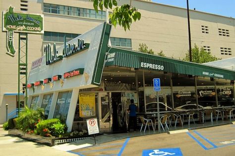 Mel’s Diner Atomic Architecture, Googie Design, Space Age Modern, Los Angeles Architecture, Googie Architecture, Midcentury Architecture, Restaurant Exterior, Vintage Diner, Station Service