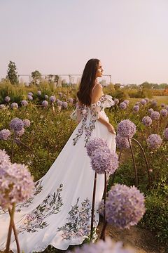 Unique & Non-Traditional Wedding Dresses | Flora & Lane 2/4 Unique Boho Wedding Dress, Gowns Elegant, Boho Bridal Gowns, Wedding Dresses With Flowers, Traditional Wedding Dresses, A Line Wedding Dress, Nontraditional Wedding, Gowns Wedding, Boho Bridal