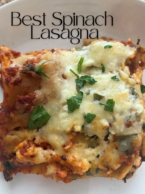 Lasagna With Spinach And Meat, Spinach And Meat Lasagna, Meatless Lasagna Recipe, Lasagna Spinach, Easy Spinach Lasagna, Ground Beef And Spinach, Lasagna With Spinach, Spinach Mushroom Lasagna, Meatless Lasagna