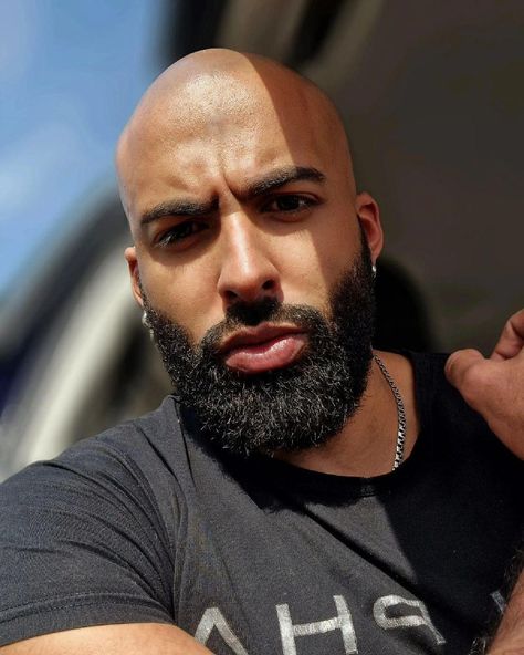 Black Man Haircut Fade, Beard Styles Bald, Black Men Beard Styles, Bald Men With Beards, Handsome Bearded Men, Bald With Beard, Spanish Men, Black Men Beards, Beard Game